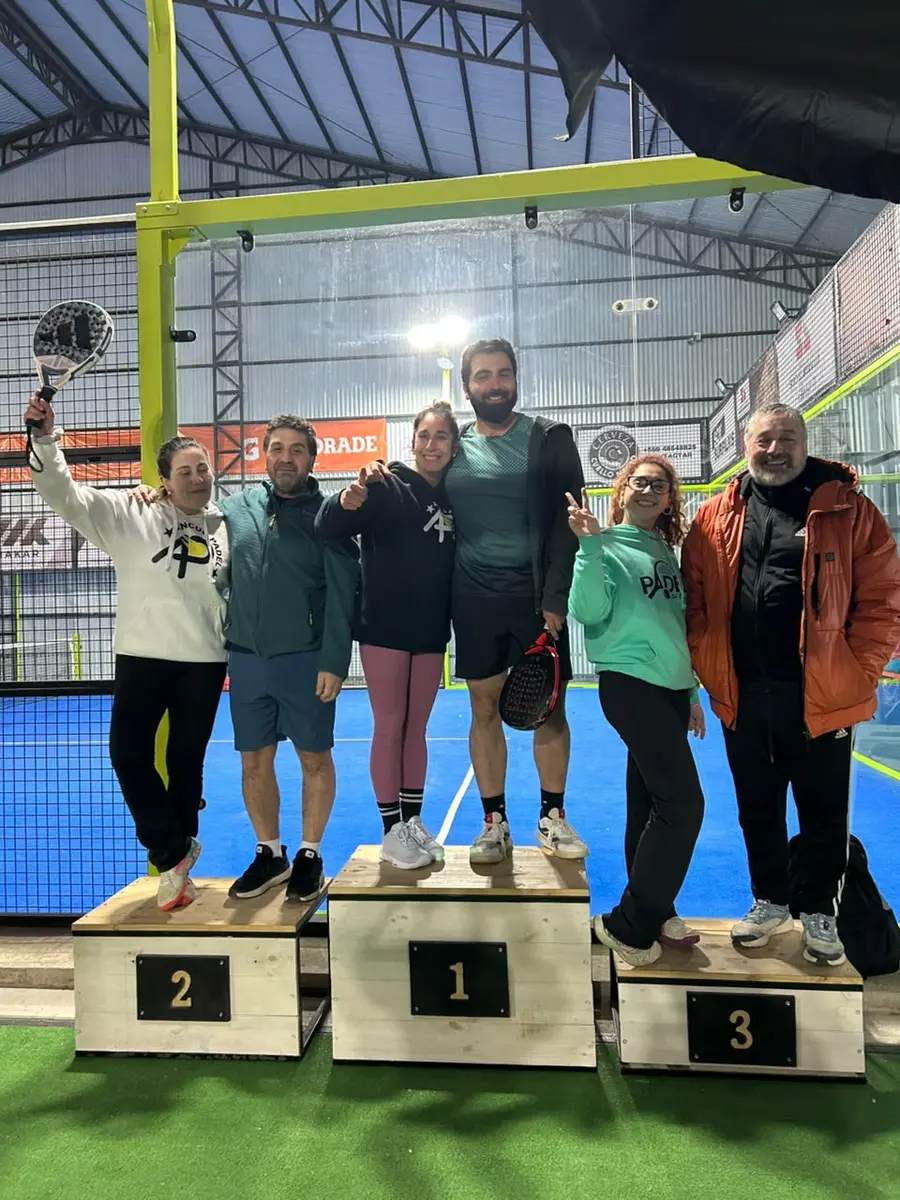 Competencia y encuentro deportivo en Club Bahía Sports