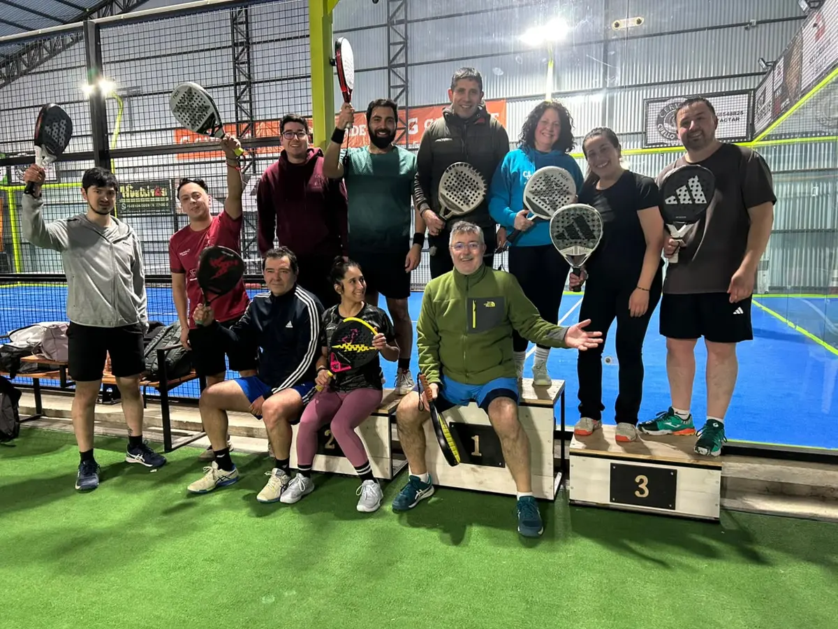 Competencia y encuentro deportivo en Club Bahía Sports