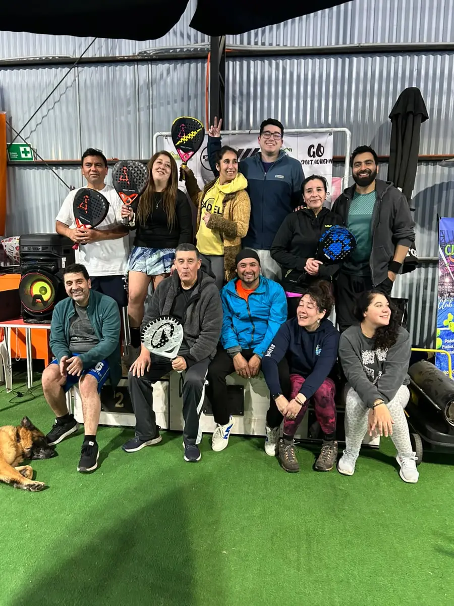 Competencia y encuentro deportivo en Club Bahía Sports