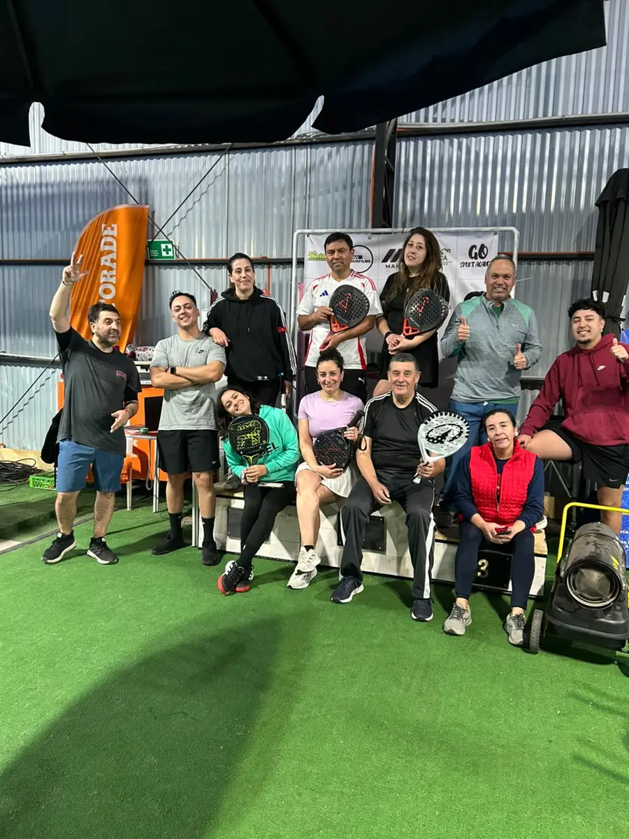 Competencia y encuentro deportivo en Club Bahía Sports
