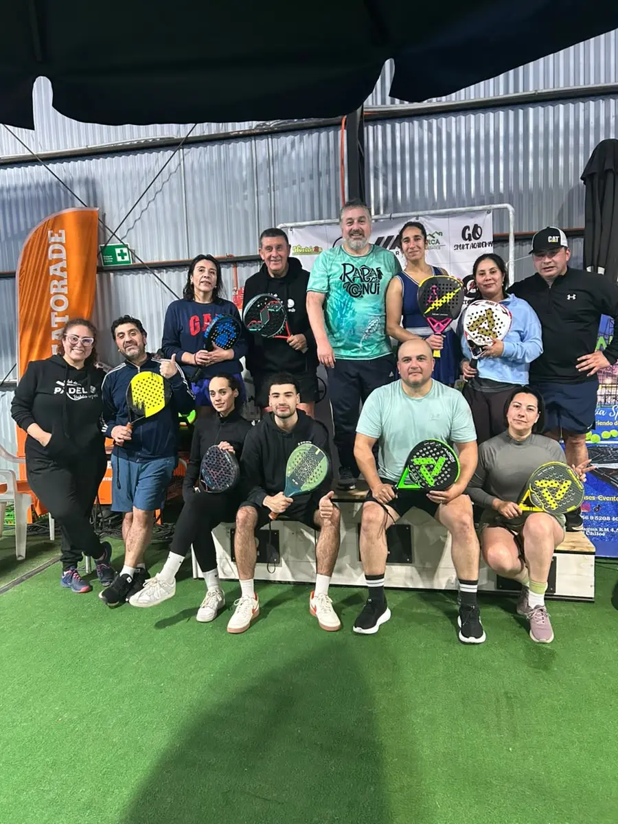 Competencia y encuentro deportivo en Club Bahía Sports