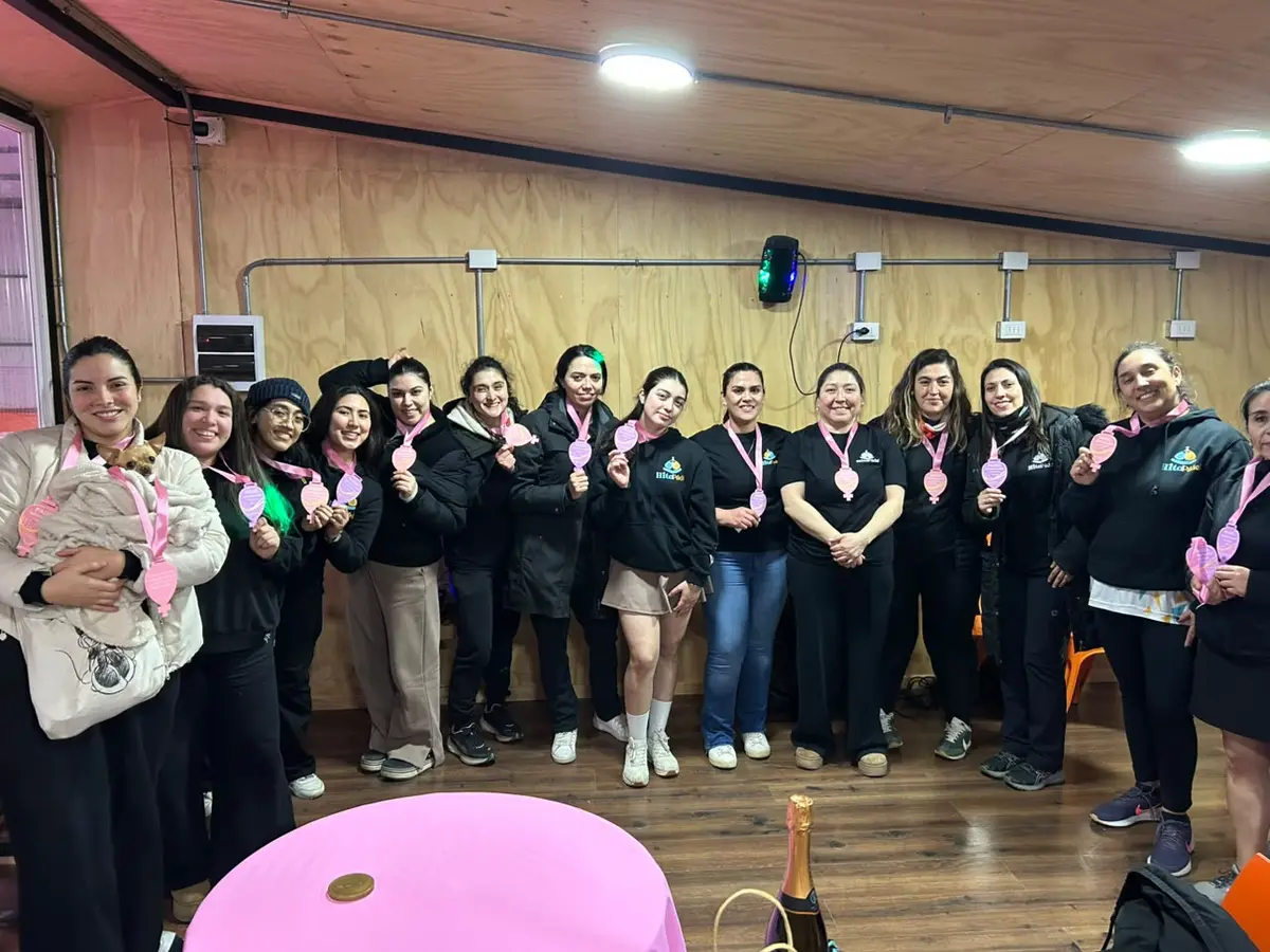 Competencia y encuentro deportivo en Club Bahía Sports