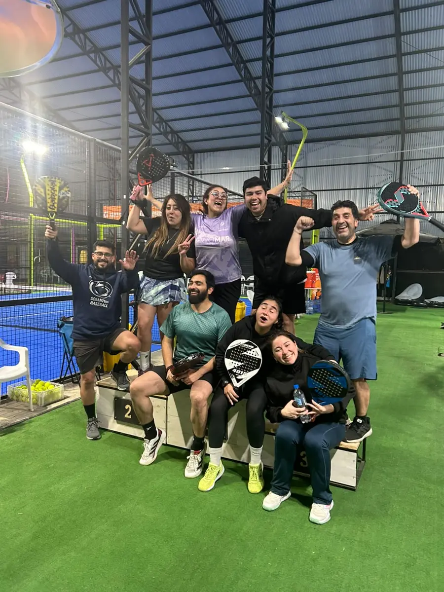 Competencia y encuentro deportivo en Club Bahía Sports