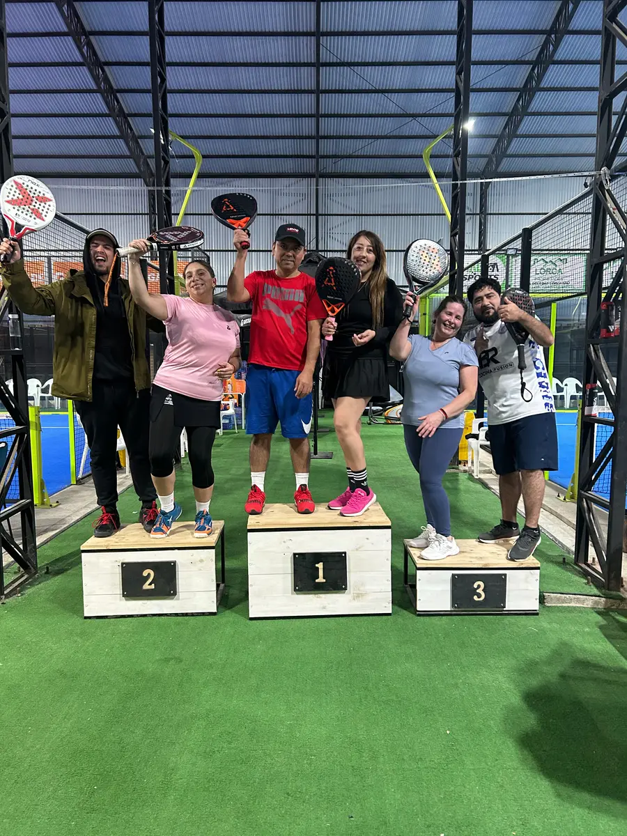 Competencia y encuentro deportivo en Club Bahía Sports