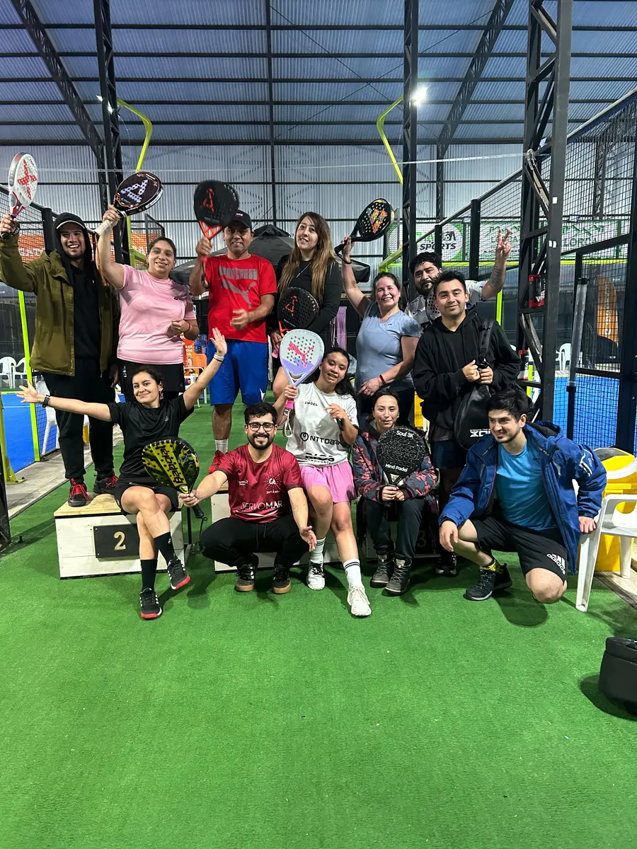 Competencia y encuentro deportivo en Club Bahía Sports