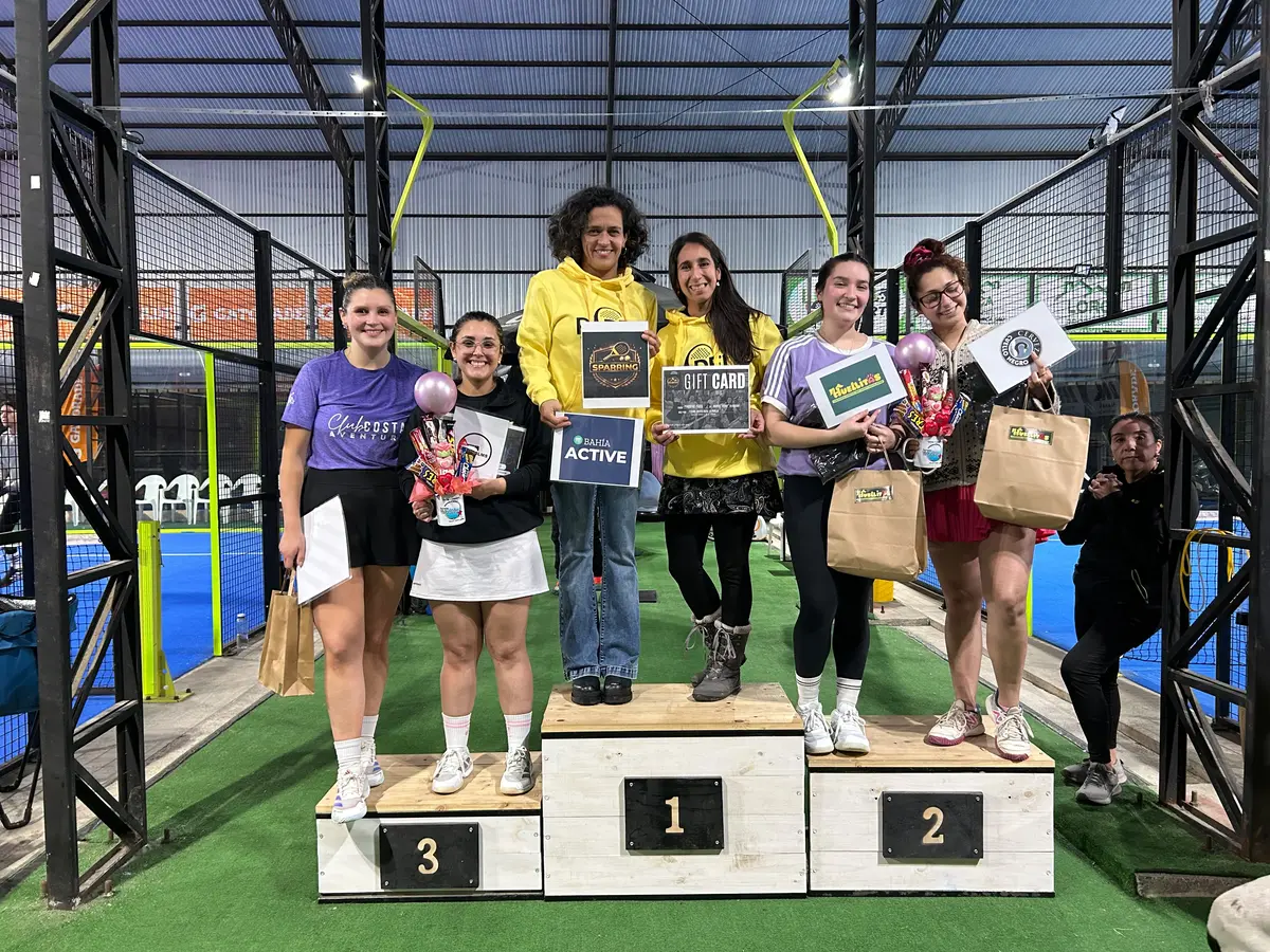 Competencia y encuentro deportivo en Club Bahía Sports