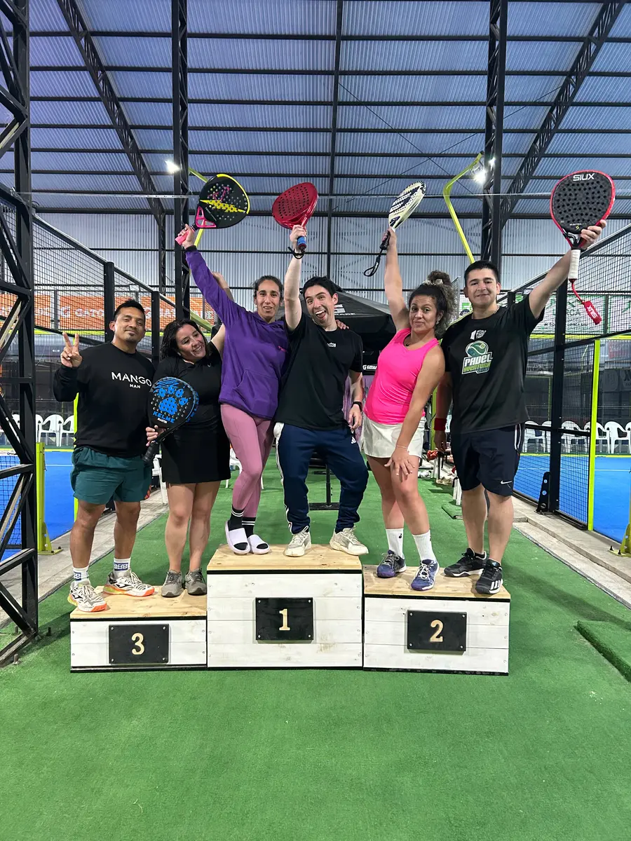 Competencia y encuentro deportivo en Club Bahía Sports