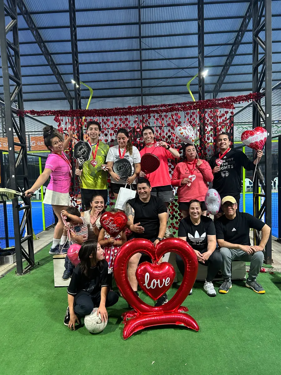 Competencia y encuentro deportivo en Club Bahía Sports