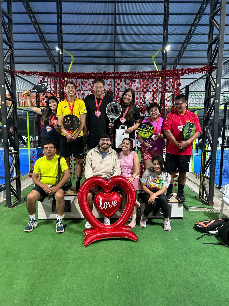 Competencia y encuentro deportivo en Club Bahía Sports