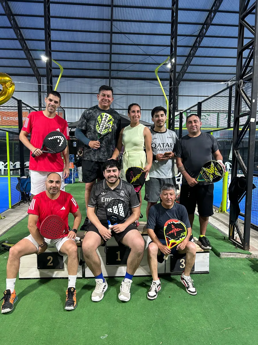 Competencia y encuentro deportivo en Club Bahía Sports