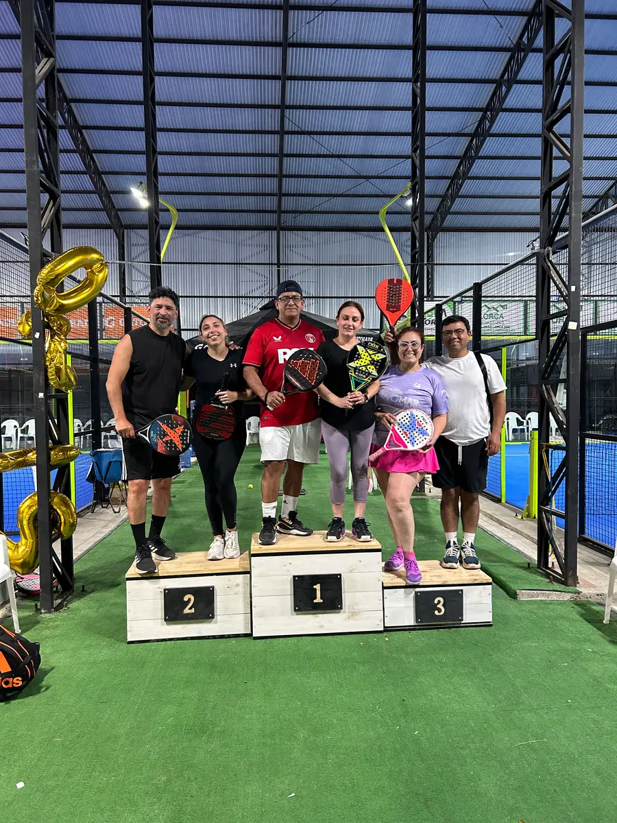 Competencia y encuentro deportivo en Club Bahía Sports