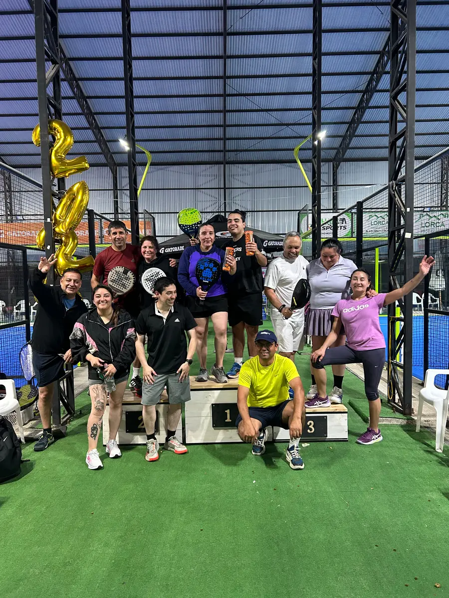 Competencia y encuentro deportivo en Club Bahía Sports