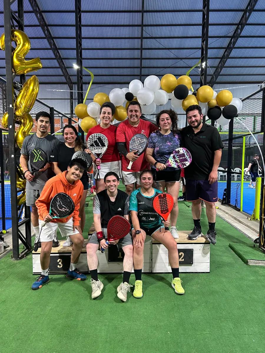 Competencia y encuentro deportivo en Club Bahía Sports