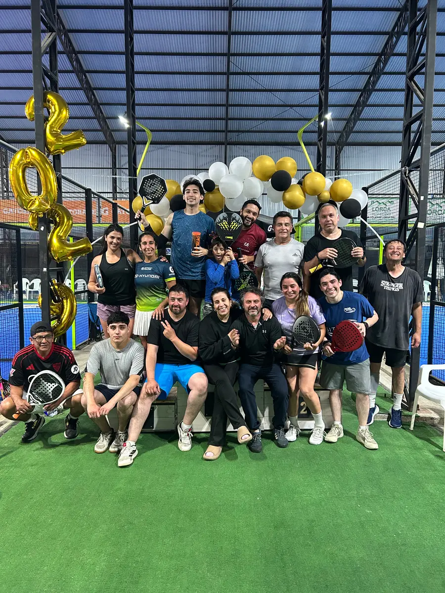 Competencia y encuentro deportivo en Club Bahía Sports