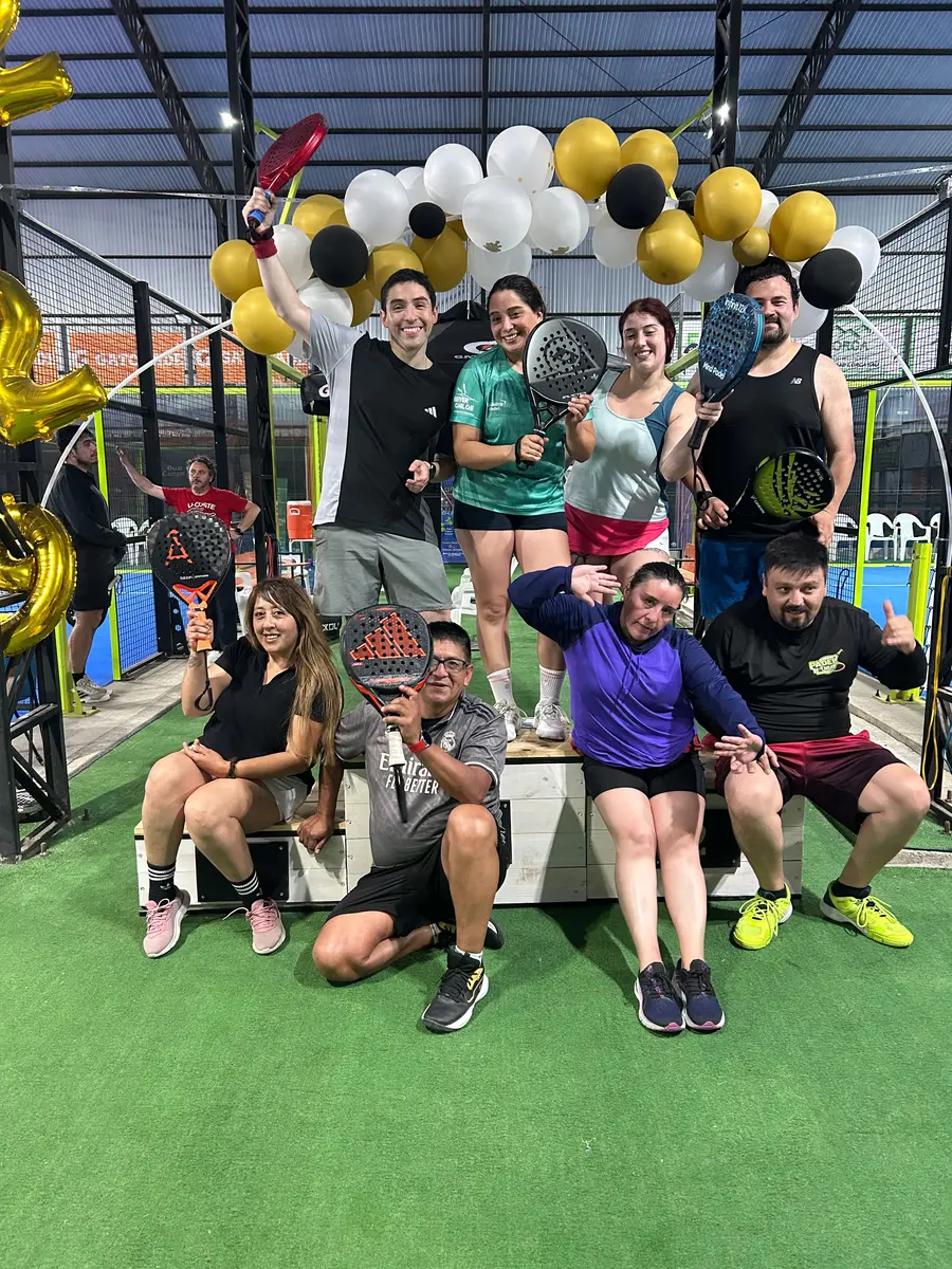 Competencia y encuentro deportivo en Club Bahía Sports