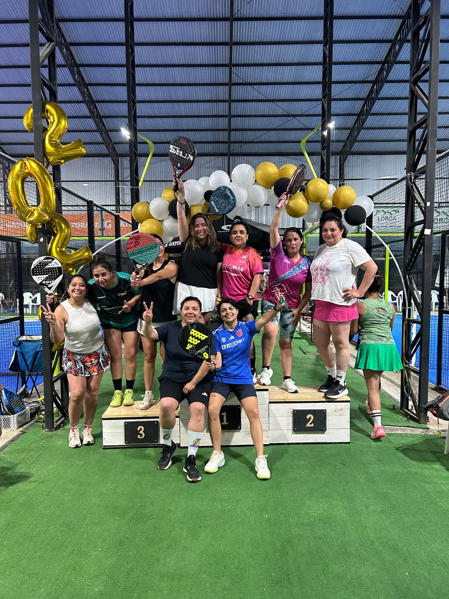 Competencia y encuentro deportivo en Club Bahía Sports