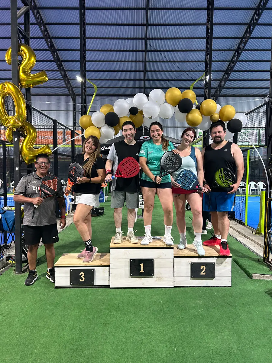 Competencia y encuentro deportivo en Club Bahía Sports