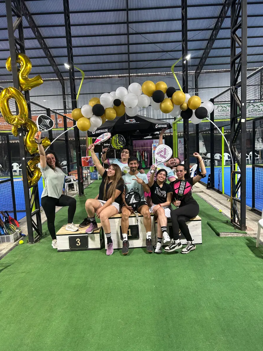 Competencia y encuentro deportivo en Club Bahía Sports