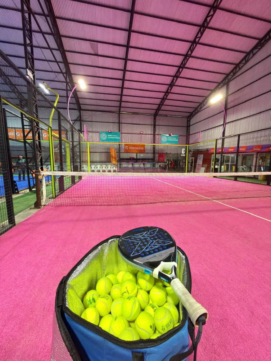 Cancha de pádel de Club Bahía Sports